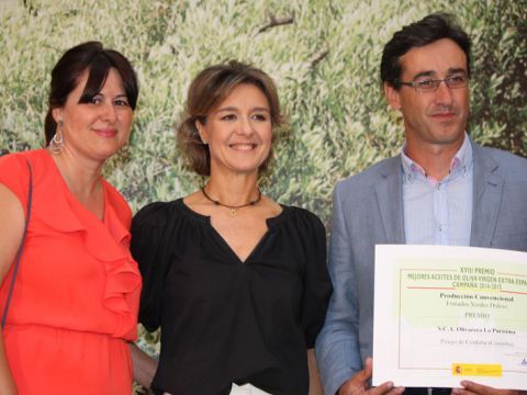 Imagen de la entrega del premio. (Foto: CRDOP Priego de Córdoba)