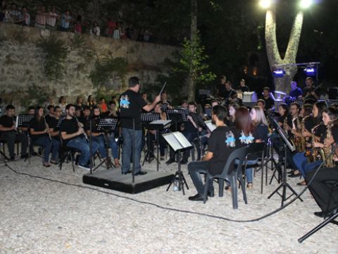 Actuación de la Banda Sinfónica de la EMMD el pasado sábado en el Recreo de Castilla. (Foto: R. Cobo)