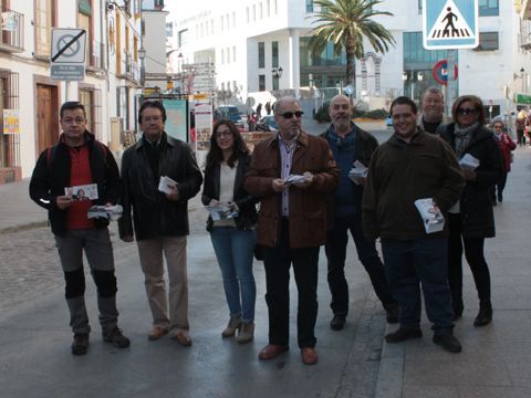 Participantes en el paseo electoral. (Foto: R. Cobo)