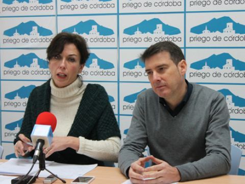 María Luisa Ceballos y Pablo Ruiz durante la rueda de prensa que ofrecieron el pasado viernes. (Foto: R. Cobo)