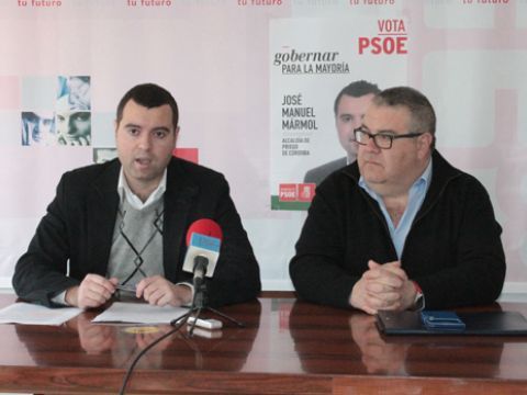 José Manuel Mármol y Toni Musachs en la sede socialista. (Foto: R. Cobo)