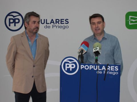 Miguel Ángel Torrico y Pablo Ruiz durante su comparecencia ante los medios. (Foto: R. Cobo)