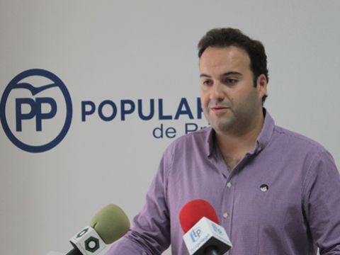 Juan Ramón Valdivia durante su comparencia ante los medios. (Foto: R. Cobo)
