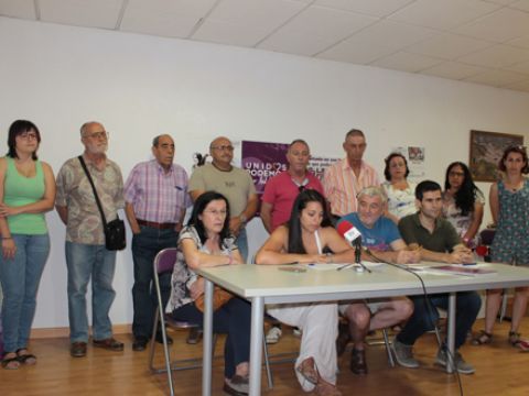 Rueda de prensa celebrada ayer miércoles en la sede de Podemos Priego. (Foto: R. Cobo)