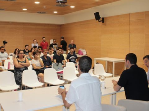 Panorámica del salón de actos del CIE durante la inauguración del curso. (Foto: R. Cobo)