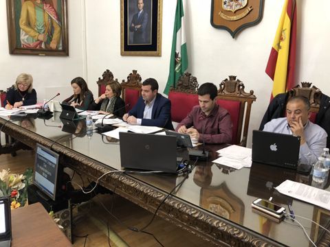 Ávila, Rogel, Mármol, López y Onieva, ayer en los prolegómenos de la sesión. (Foto: Miguel Ángel Molina)