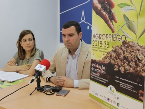 Ávila y Mármol, esta mañana durante la rueda de prensa que ambos ofrecían. (Foto: R. Cobo)