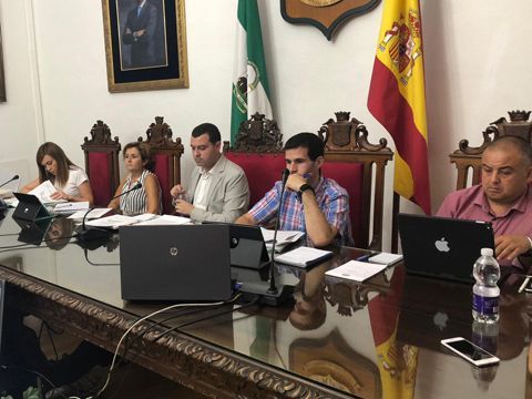Ávila, Rogel, Mármol, López y Onieva, ayer durante la sesión plenaria. (Foto: Miguel Á. Molina)