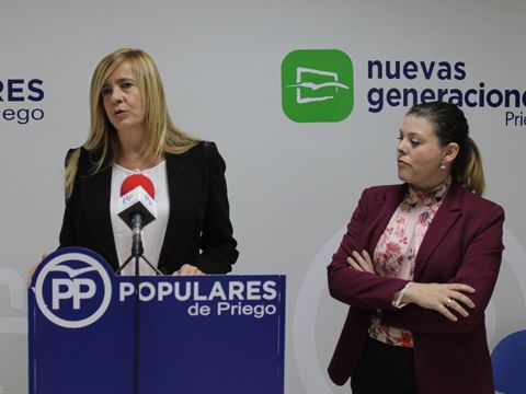Alarcón y Pacheco durante su comparecencia ante los medios. (Foto: R. Cobo)
