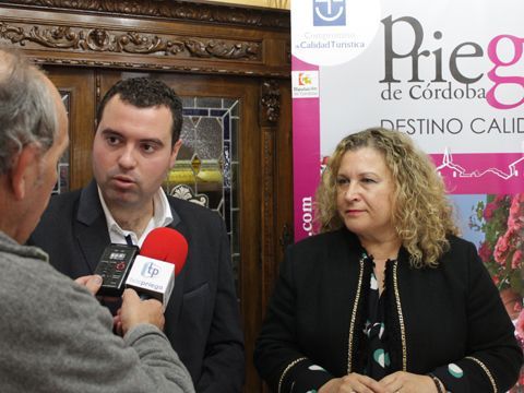Mármol y Arjona atendiendo a los medios. (Foto: R. Cobo)