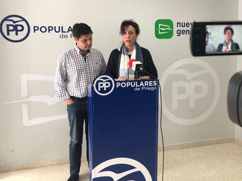 Carrillo y Caballos durante su comparecencia ante los medios. (Foto: Miguel Ángel Molina)