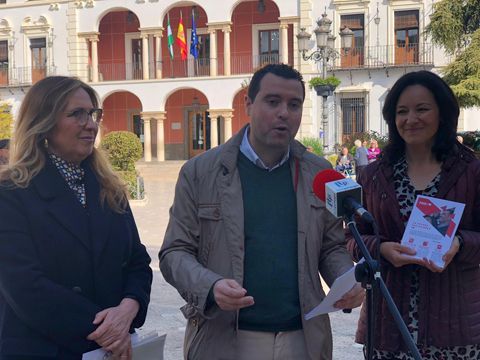 Luna, Mármol y Crespín, este martes atendiendo a los medios. (Foto: Miguel Á. Molina)
