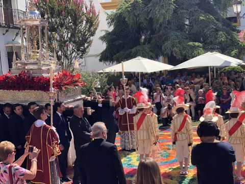 Desfile procesional del Corpus Christi 2019 en la plaza de la Constitución. (Foto: Miguel Á. Molina)