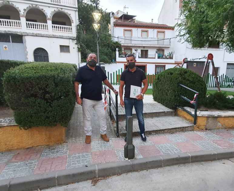 José Rosa y Santiago Martínez durante su visita al barrio.