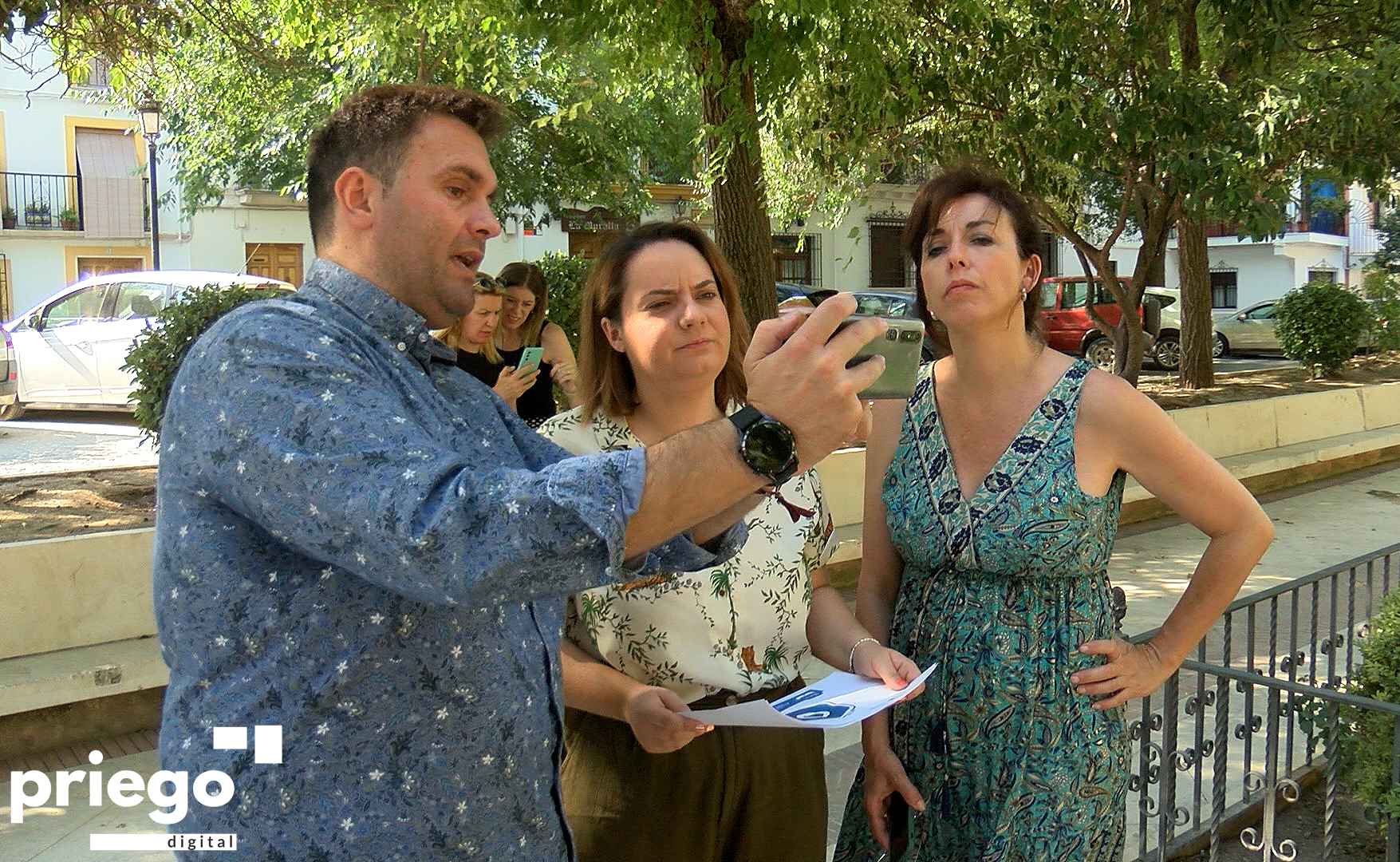 Franco, Ramírez y Ceballos probando el nuevo recurso turístico.