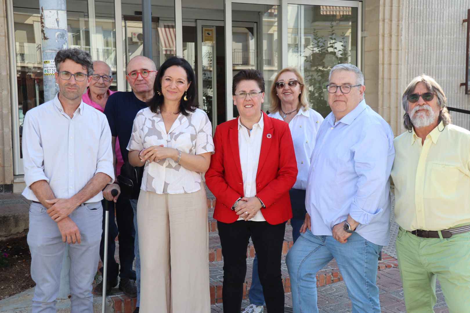 Crespín junto a alcaldes de la comarca y cargos del PSOE de Priego.