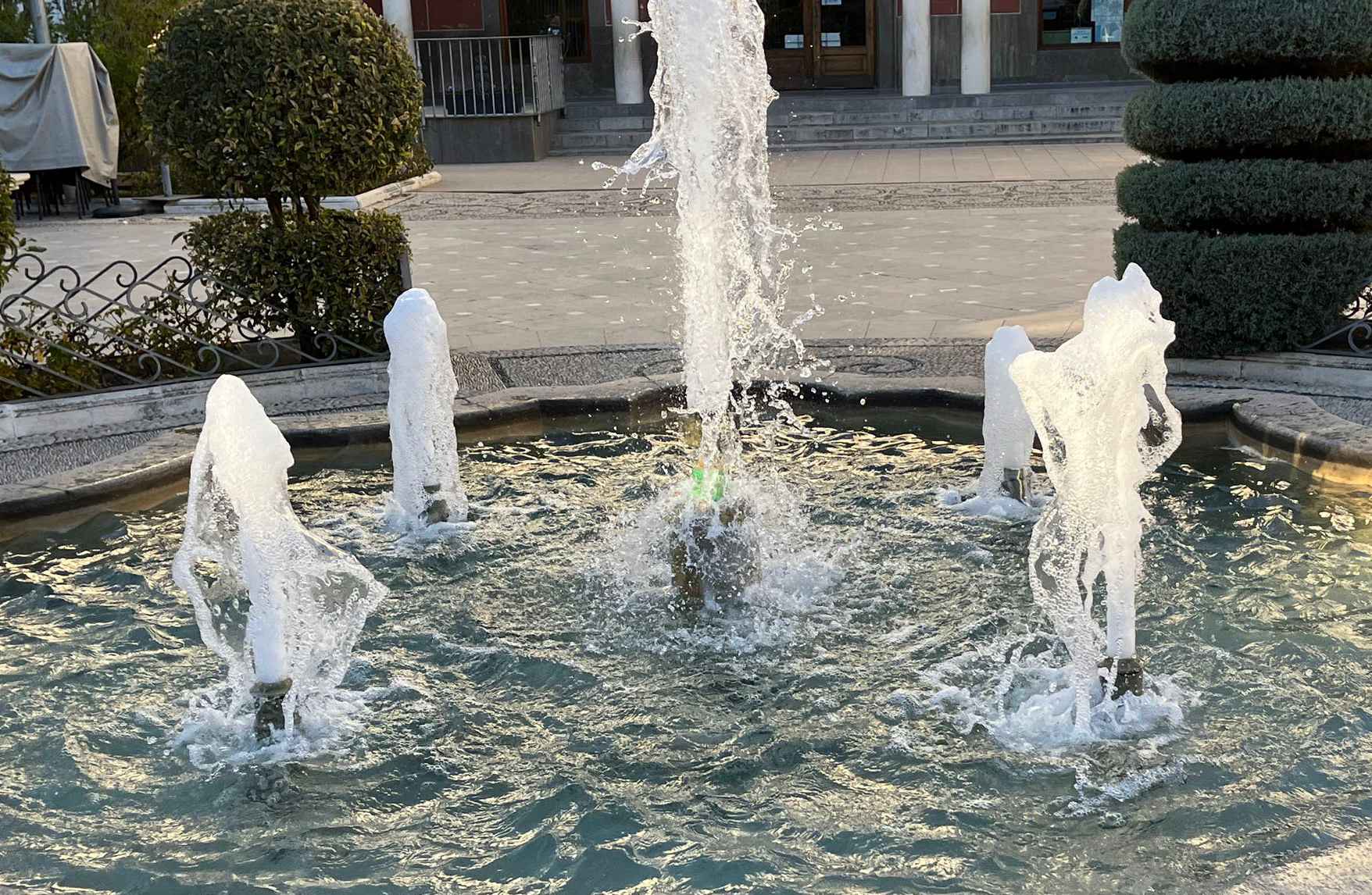 Detalle de la fuente de la plaza de la Constitución