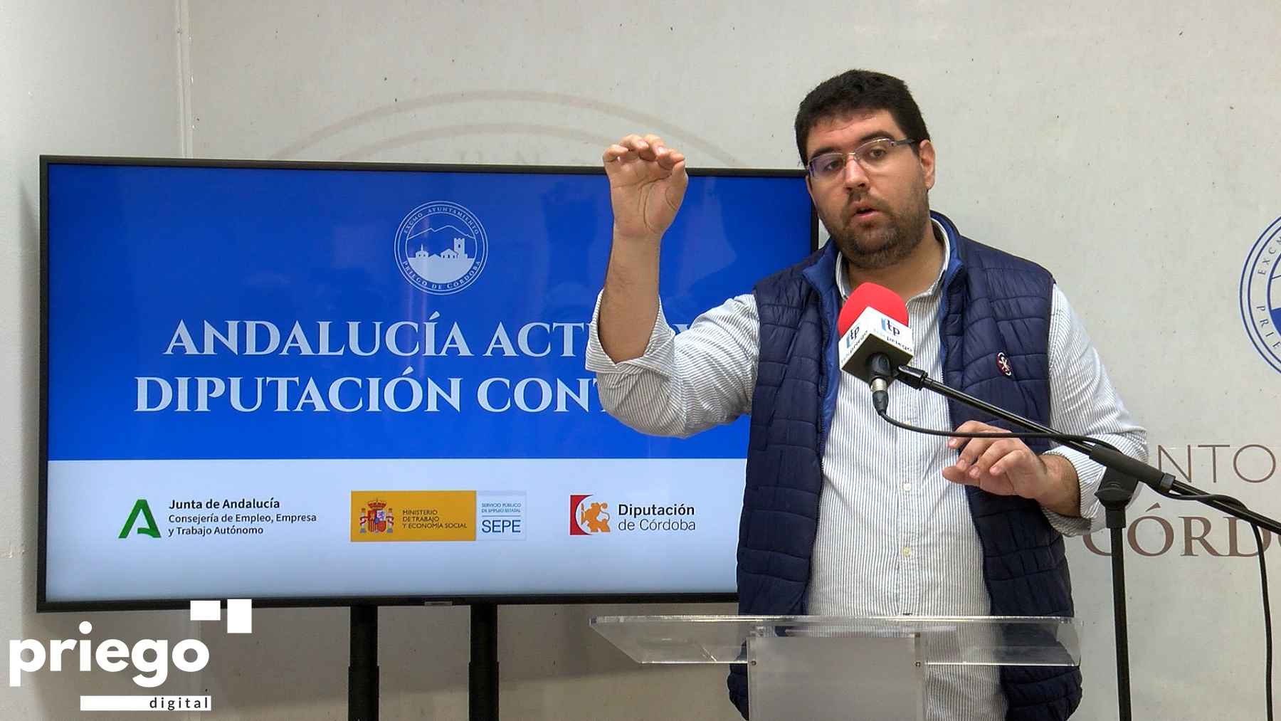 José Guzmán durante su comparecencia ante los medios.