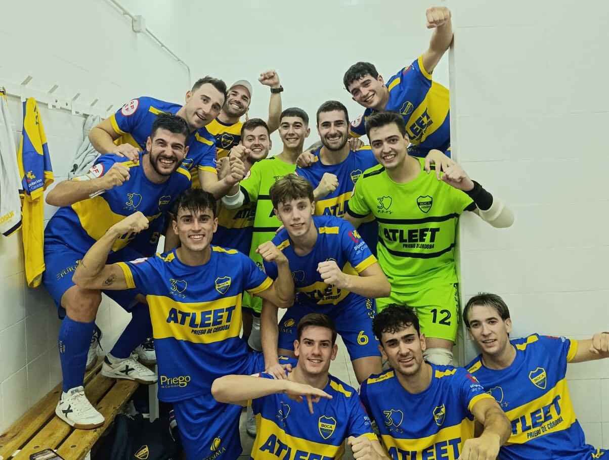 El equipo prieguense celebra la victoria.