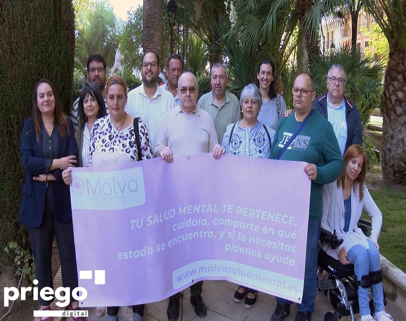 Representantes de la Corporación y la asociación Malva en el acto celebrado hoy.
