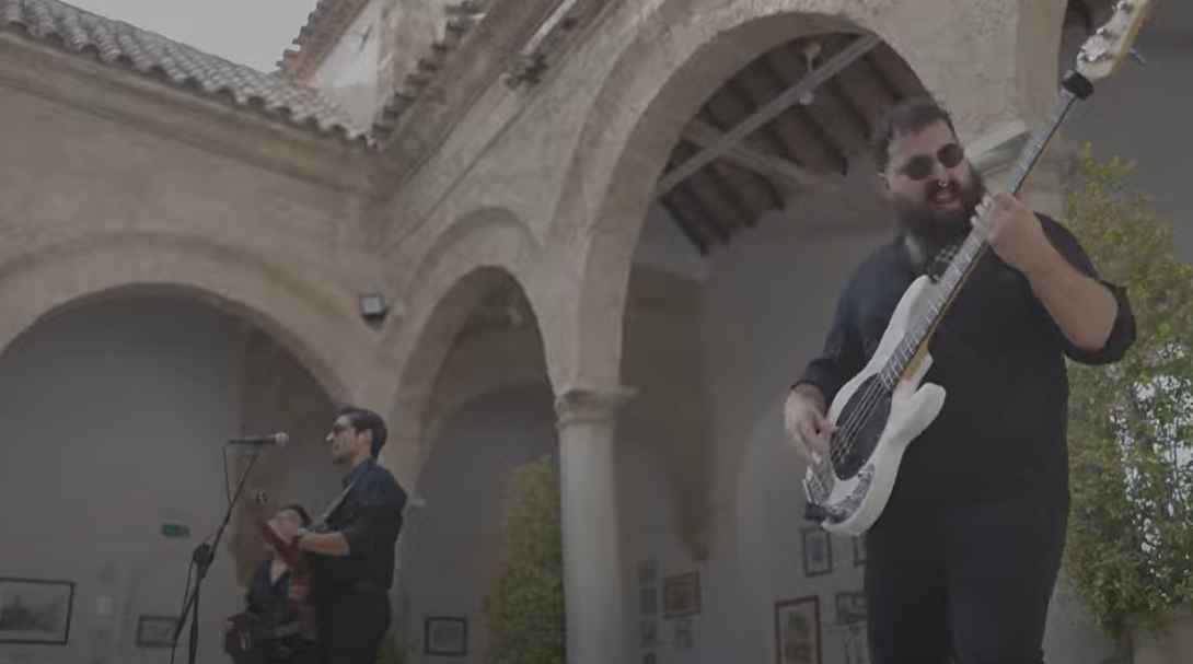 Fotograma del videoclip.