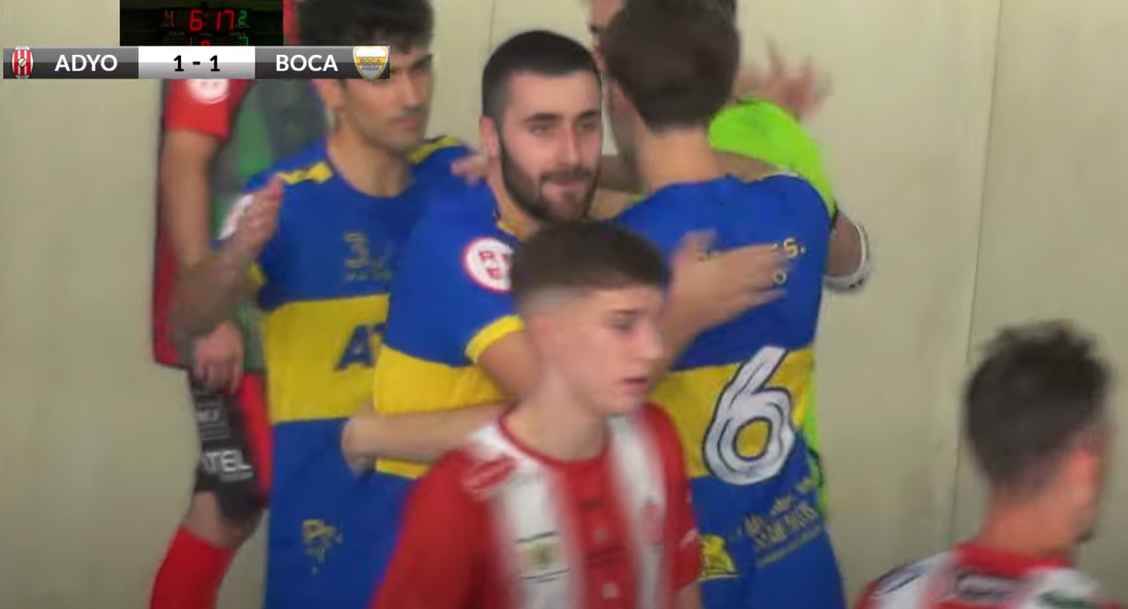 José Antonio Gutiérrez celebra el segundo tanto del Boca Priego FS.