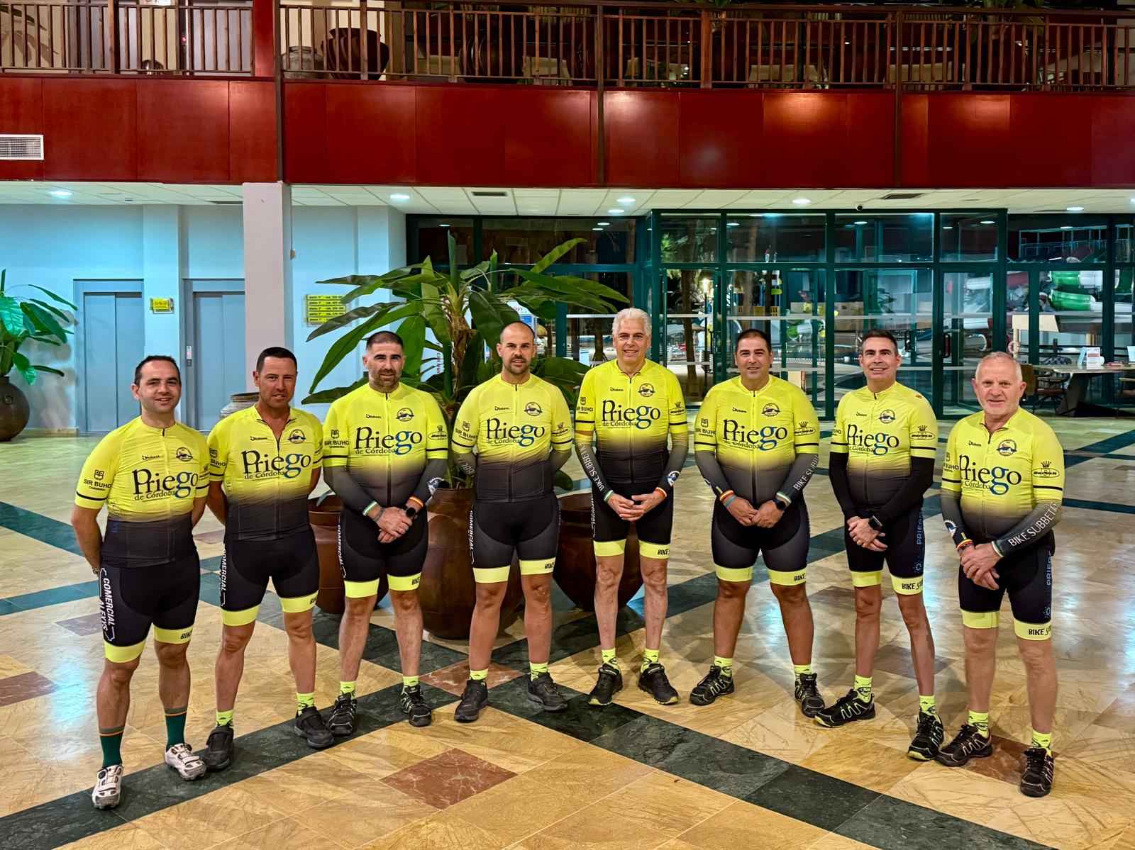 Integrantes del equipo prieguense en La Desértica.