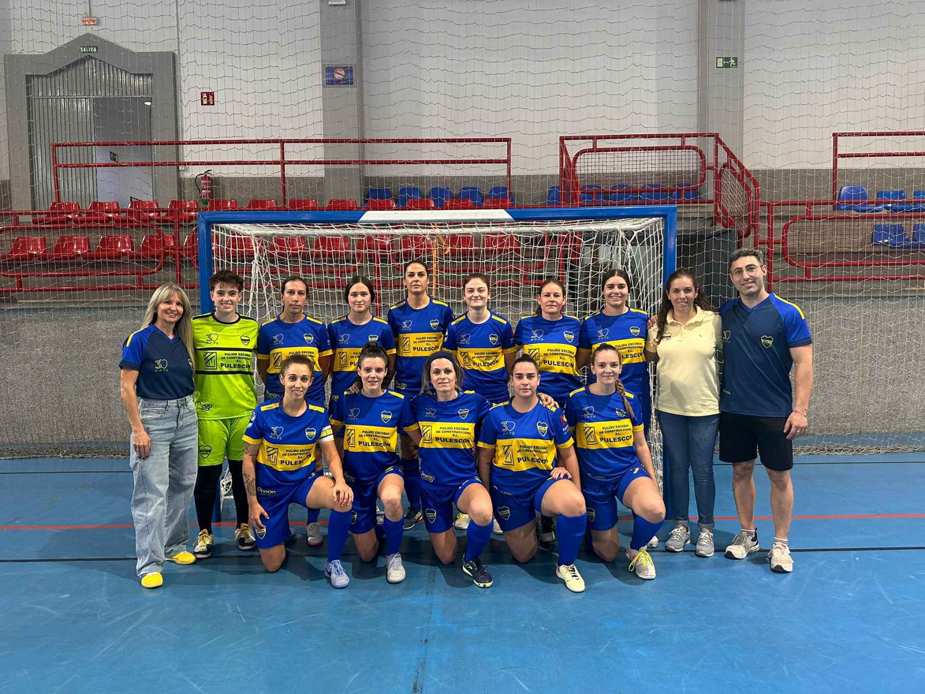 Formación del equipo prieguense.