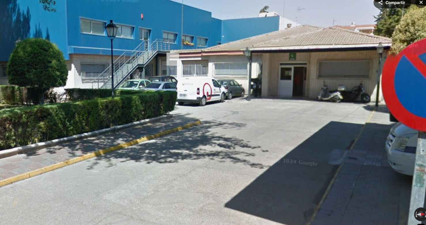 Vista exterior de la zona de urgencias del Centro de salud de Priego.