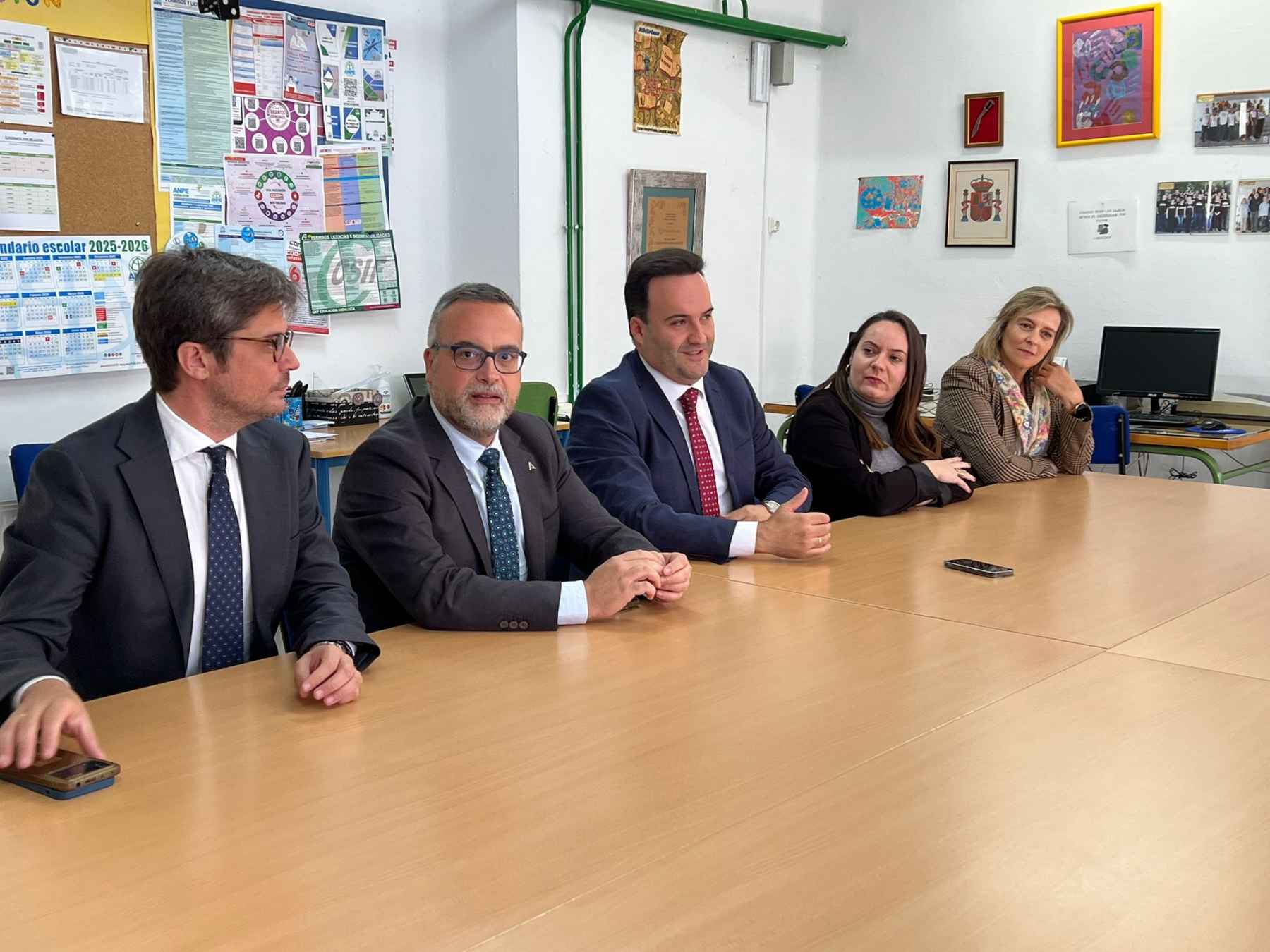 Imagen de la visita al CEIP Cristóbal Luque Onieva.