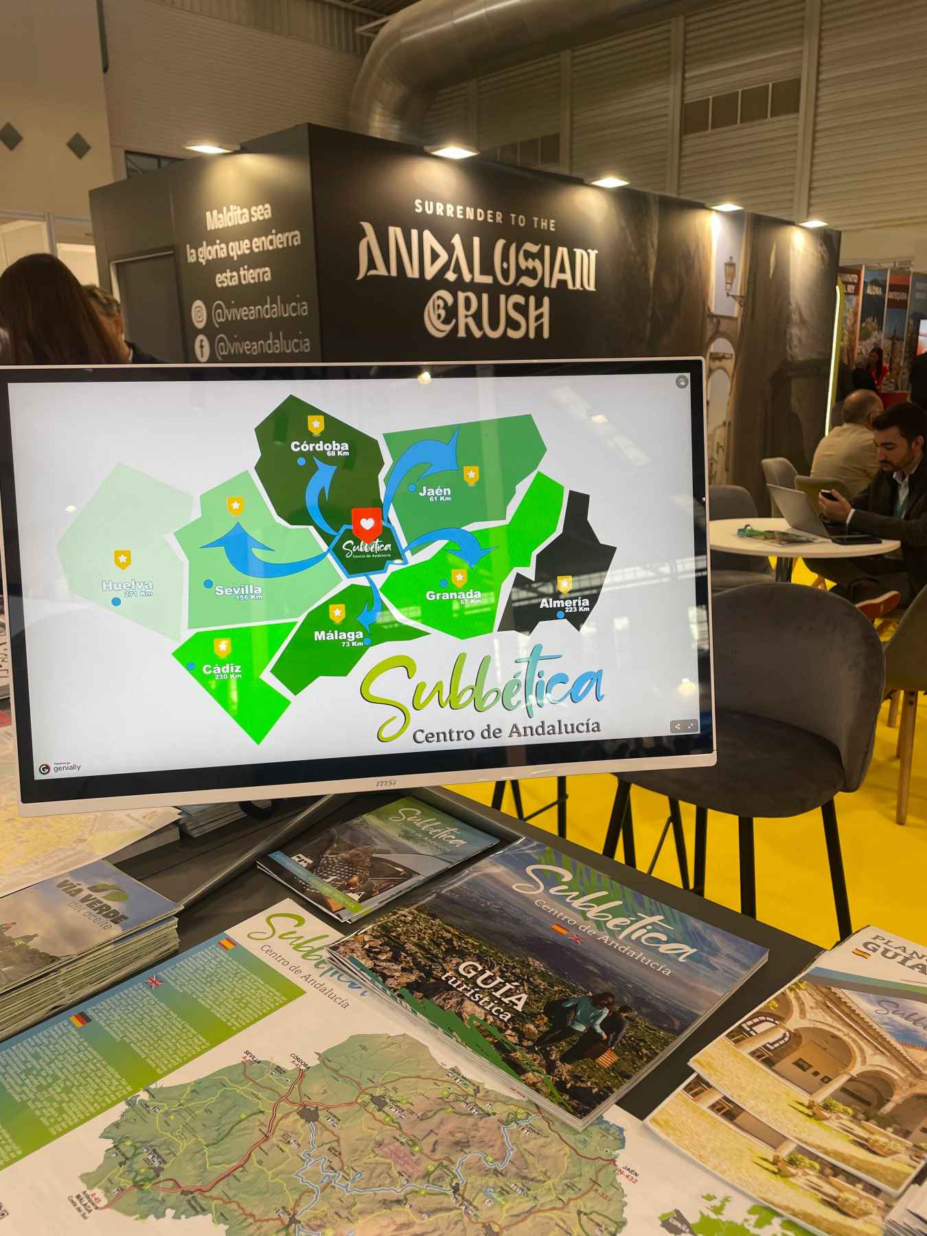 Vista del mostrador de la Subbética en INTUR.