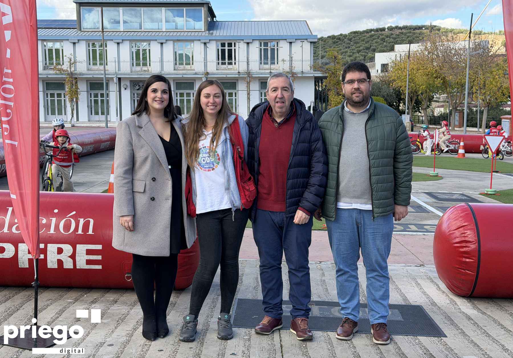 Técnicos y autoridades, hoy miércoles en el recinto ferial.