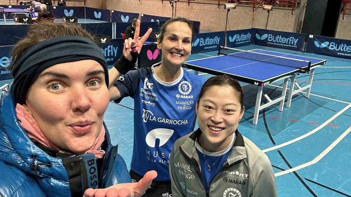 La tripleta prieguense celebra la victoria.