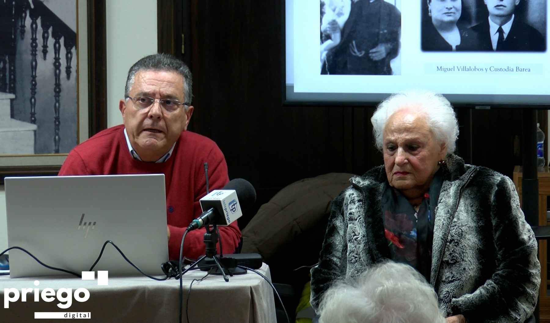 Jesús Cuadros y Remedios Villalobos, ayer en el acto celebrado en el salón de actos del PNAZ.