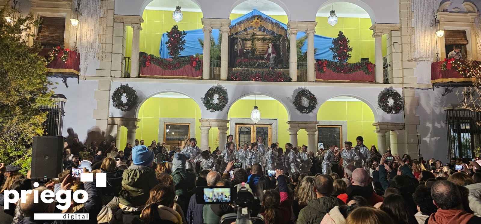 Imagen de las actuaciones previas al encendido del alumbrado navideño.