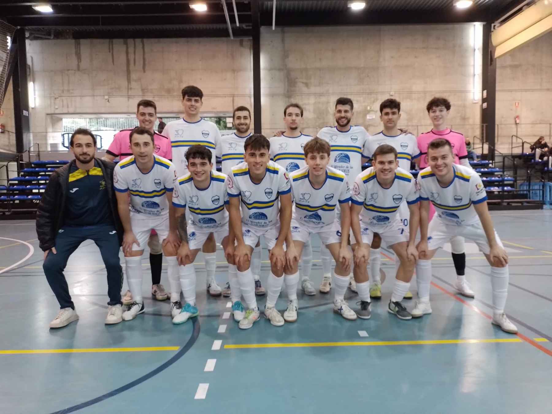 Formación del equipo prieguense ante el Cádiz Futsal.