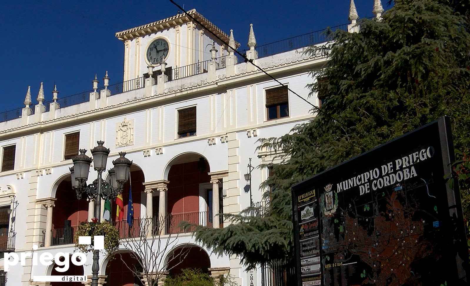 Fachada del Ayuntamiento de Priego de Córdoba.
