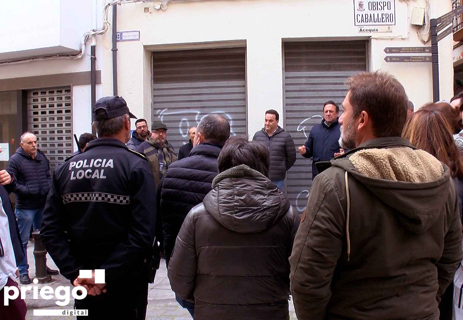 Reunión celebrada esta mañana en la calle Obispo Caballero.