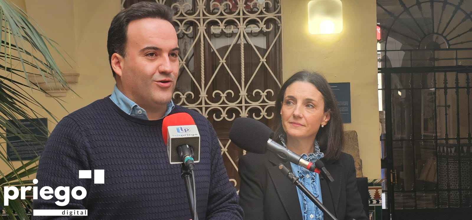 Valdivia y Siles durante la comparecencia ante los medios.