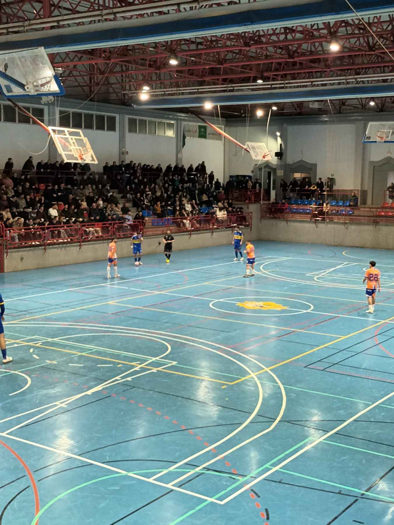 Imagen del pabellón durante el encuentro.