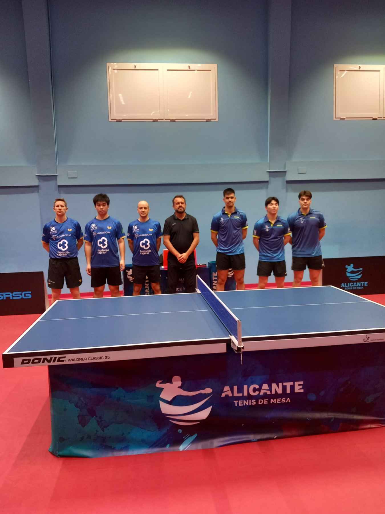 Formaciones de ambas escuadras.