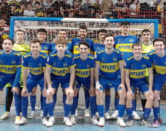 Formación del equipo prieguense.