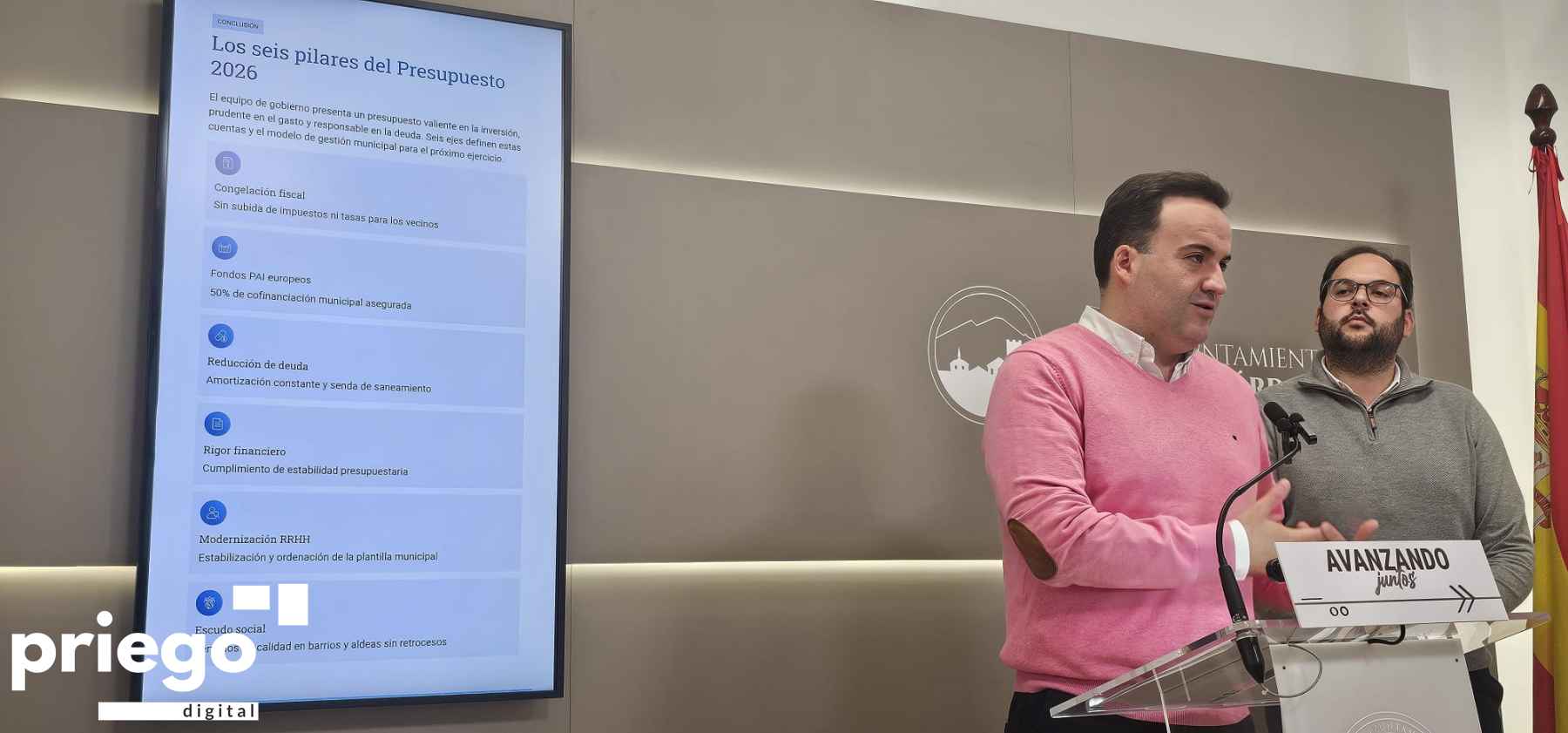 Valdivia y Aguilera durante la presentación de las cuentas municipales.