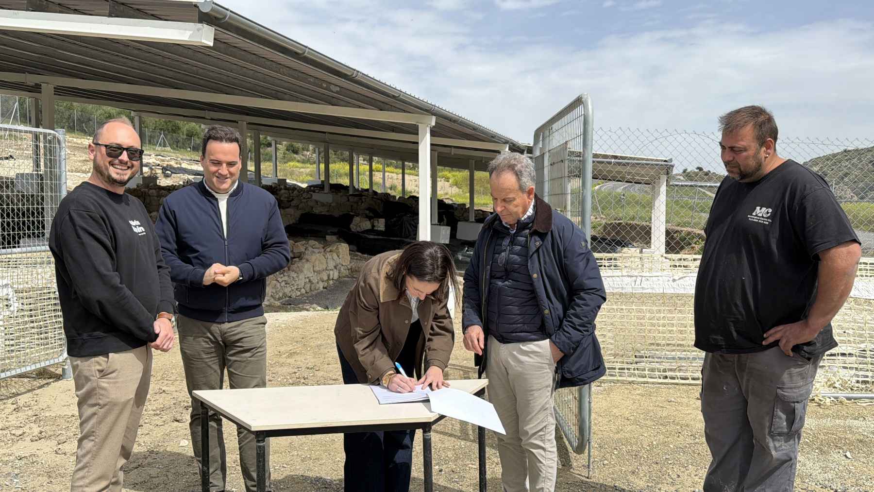 Firma del acta de recepción de la obra.