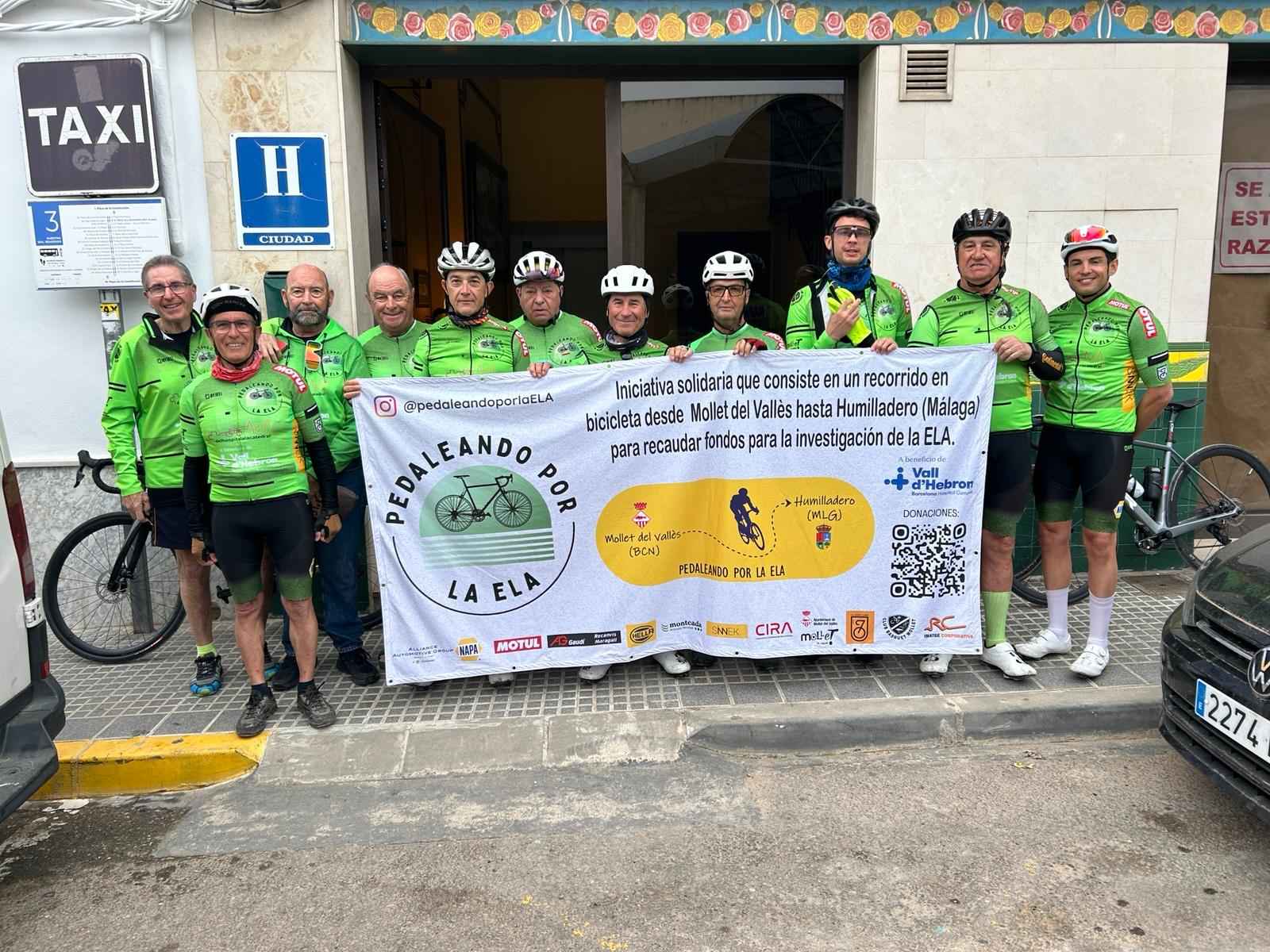 Pepe Ábalos, primero por la izquierda, junto a sus compañeros en Priego.