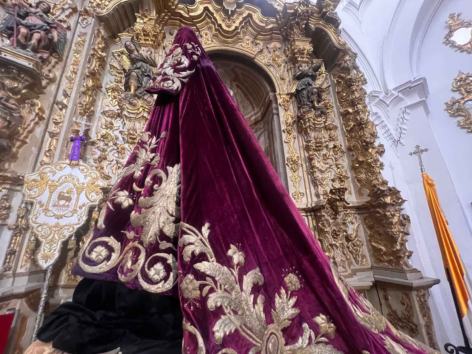 Imagen de la túnica restaurada.