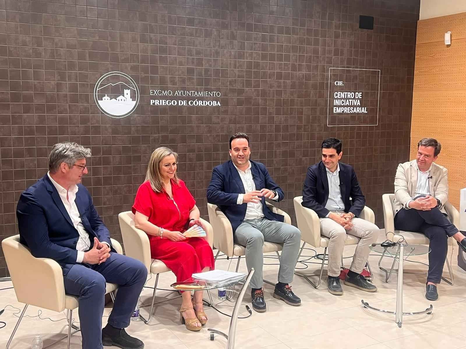 Participantes en el foro.
