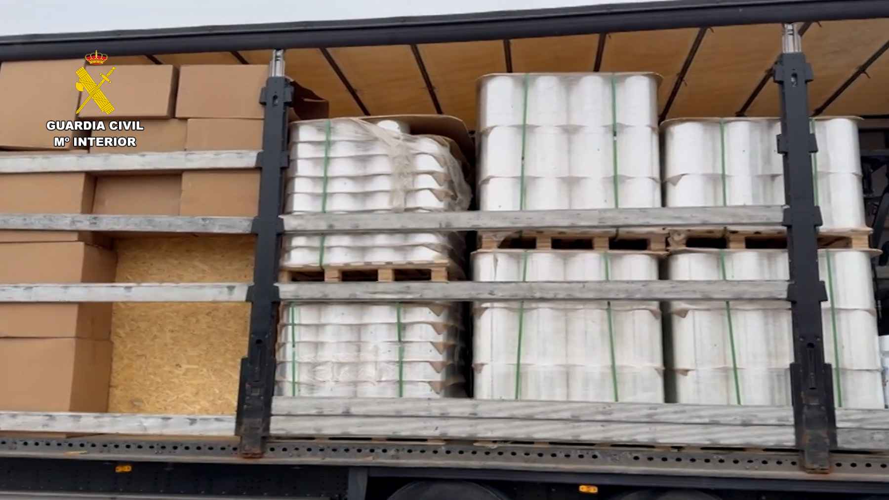 Desmantelada una organización criminal que contaba con una fábrica ilegal de tabaco en Lucena