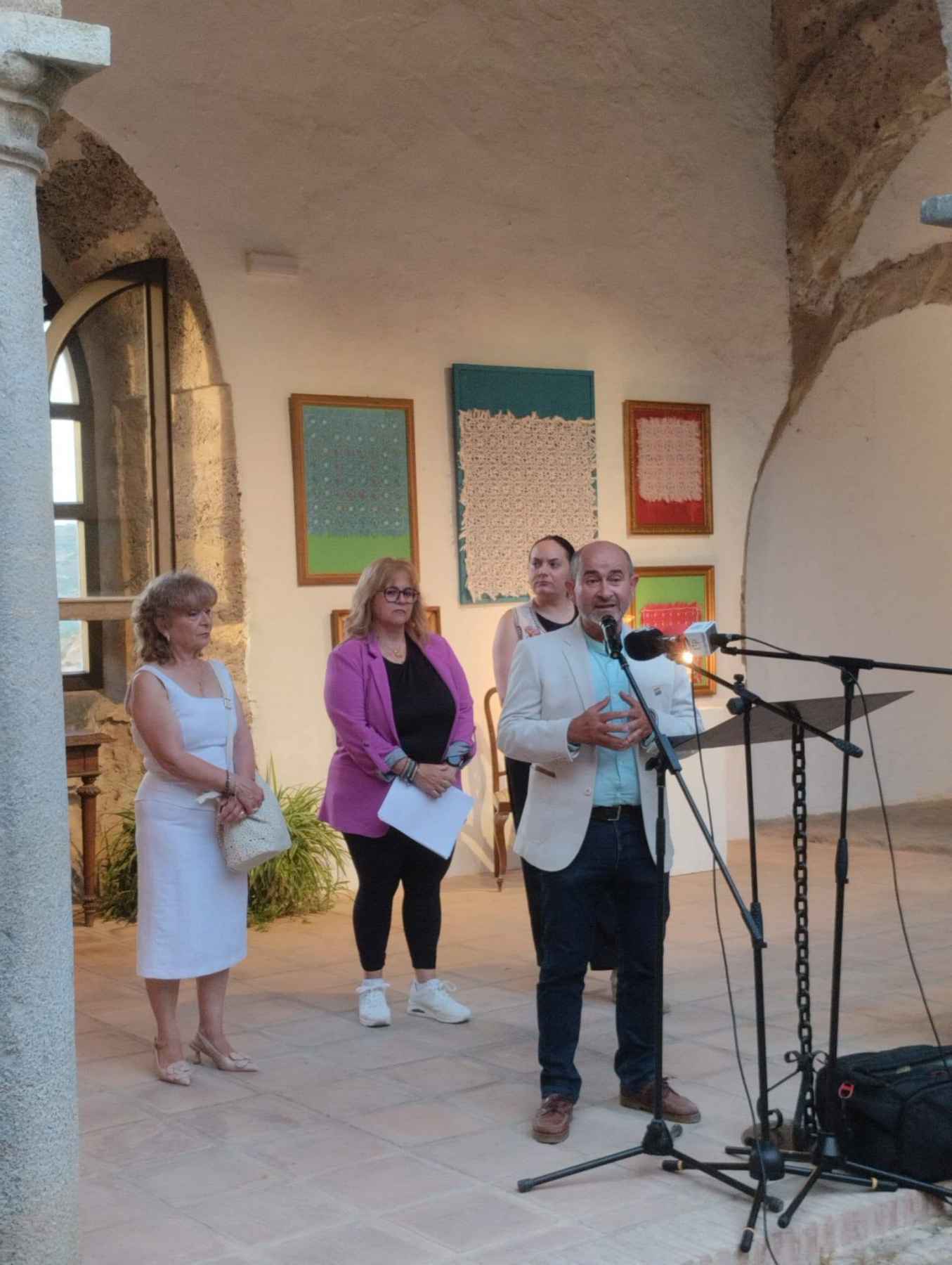 Imagen de la inauguración de la muestra en las Carnicerías Reales.