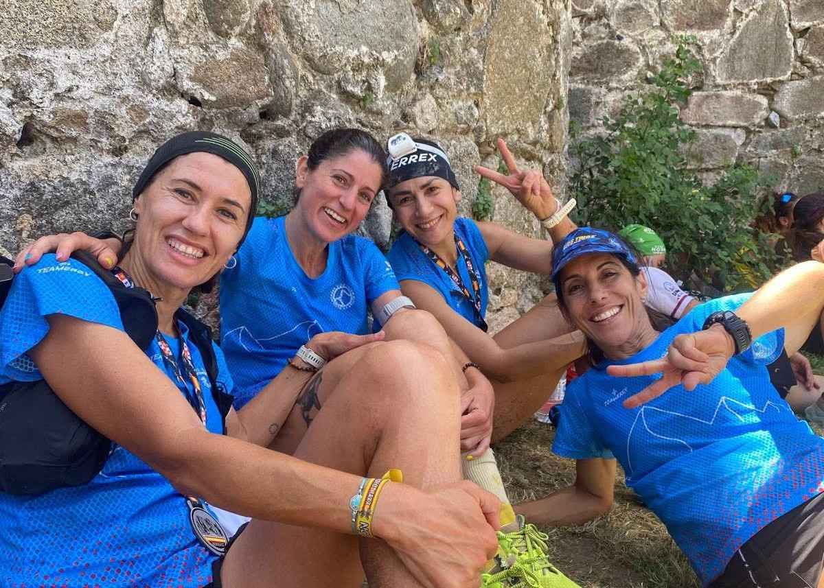 Mª Carmen "Chili" Aguilera junto a sus compañeras de equipo.
